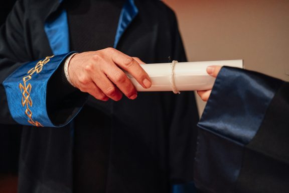 Diplômée d'Etat et certifiée